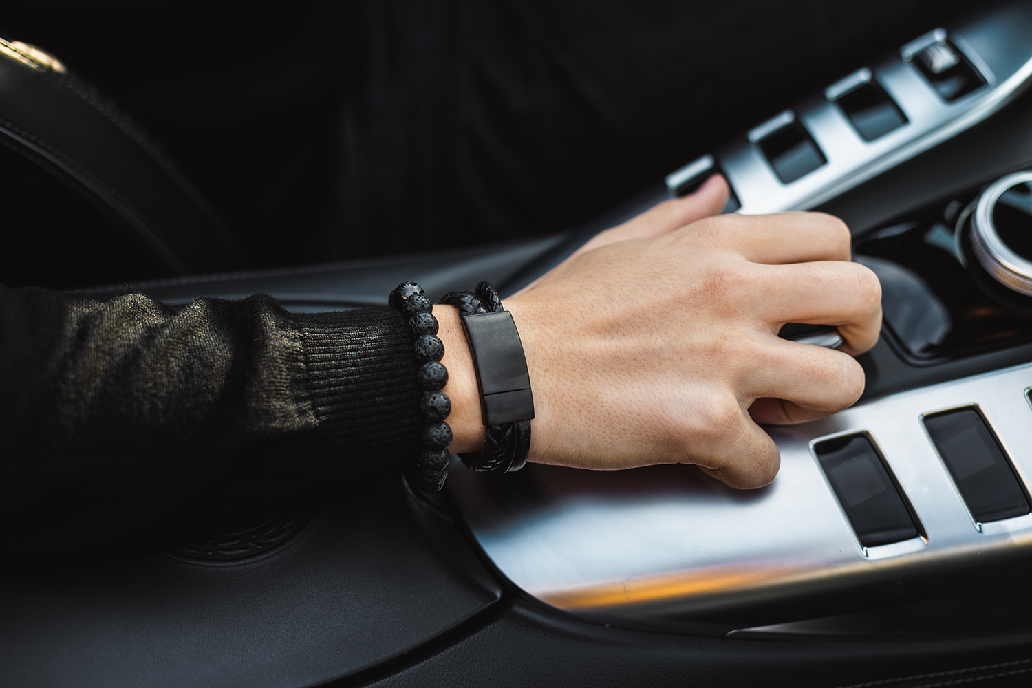 Lederarmband DIFFERENT • Schwarz