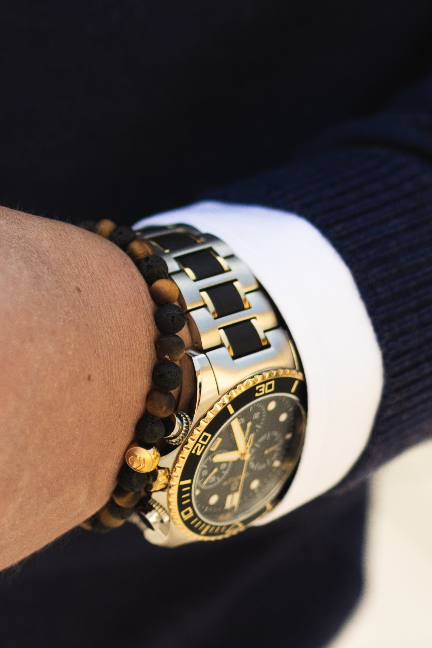 Schweizer Uhr MASTER XL Schwarz-Gold